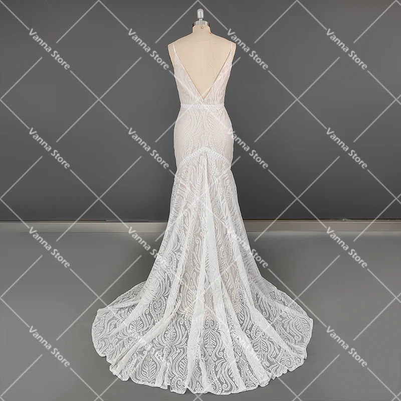 Bez rękawów Spaghetti Strap głębokie kochanie suknia ślubna trąbka koronkowa Backless Elopement czeska plażowa suknia ślubna z pociągiem