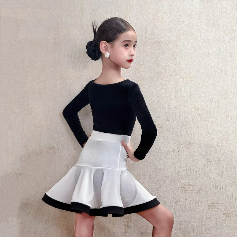 The new girls Latin dance practice and training dress isa professional dance costume for children suitable for stage Latin dance