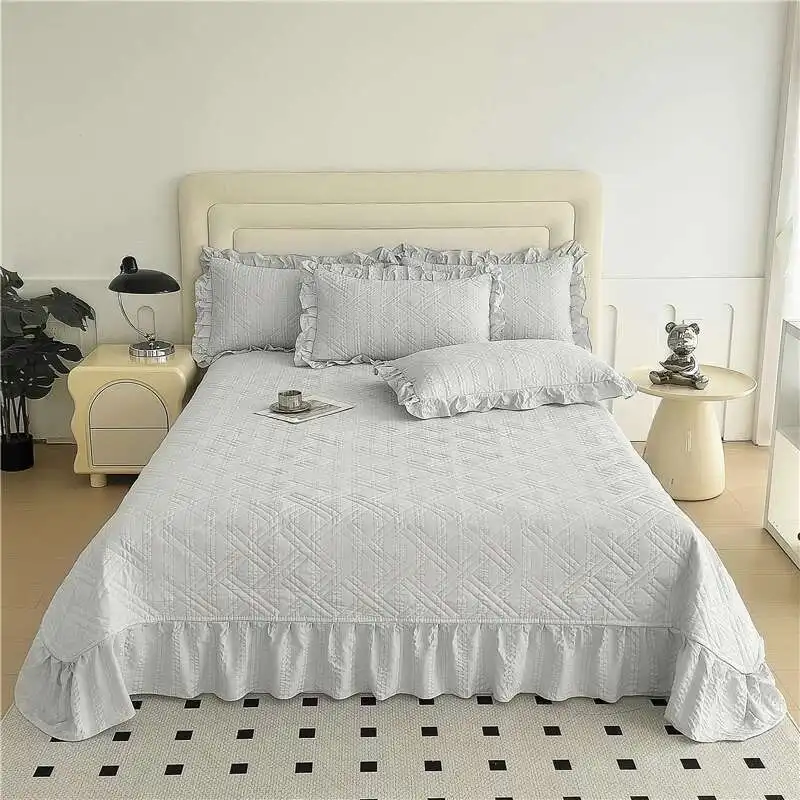 

Solstice Quilted Bedspread - Ruffled Cubrecama 250x250cm, Solid Color Mattress Protector ( No Pillowcase)