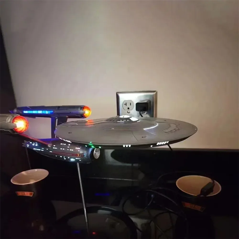 1:1000 Scale Star Trek Enterprise Model Figure with Light Starship Collectible Model Decor Metal Aircraft Flying Saucer Ornament