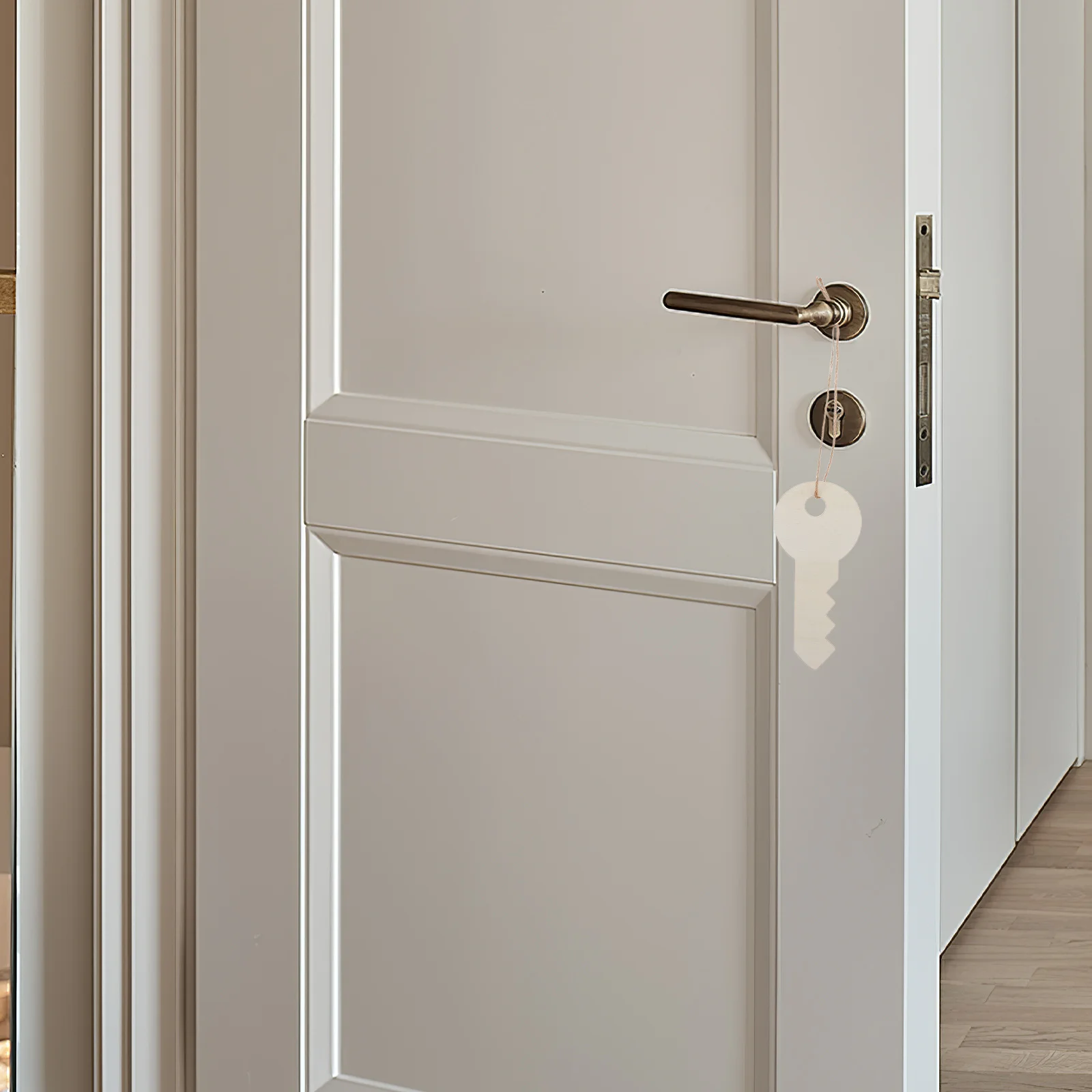 

20Pcs Wooden Key Shaped Pendants Unfinished Wood Ornaments DIY Craft Home Wall Decor Unique Design Keys for Crafts