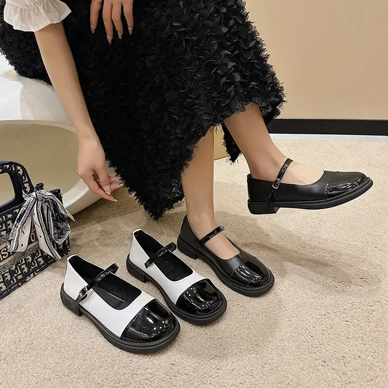 2024 Women Flat Shoes Square Toe Retro Mary Janes Loafers Female Belt Buckle Casual Autumn Fashion Lady  Fashion Femme