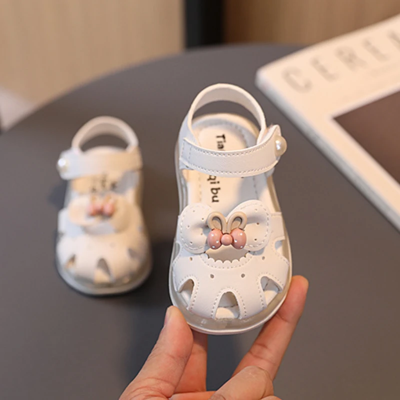 Baby Sandals 0-2Years Old Summer LED Baby Soft Sole Prewalker Girls Princess Flashing Sandals Toddler Shoes  Newborn Kids Shoes