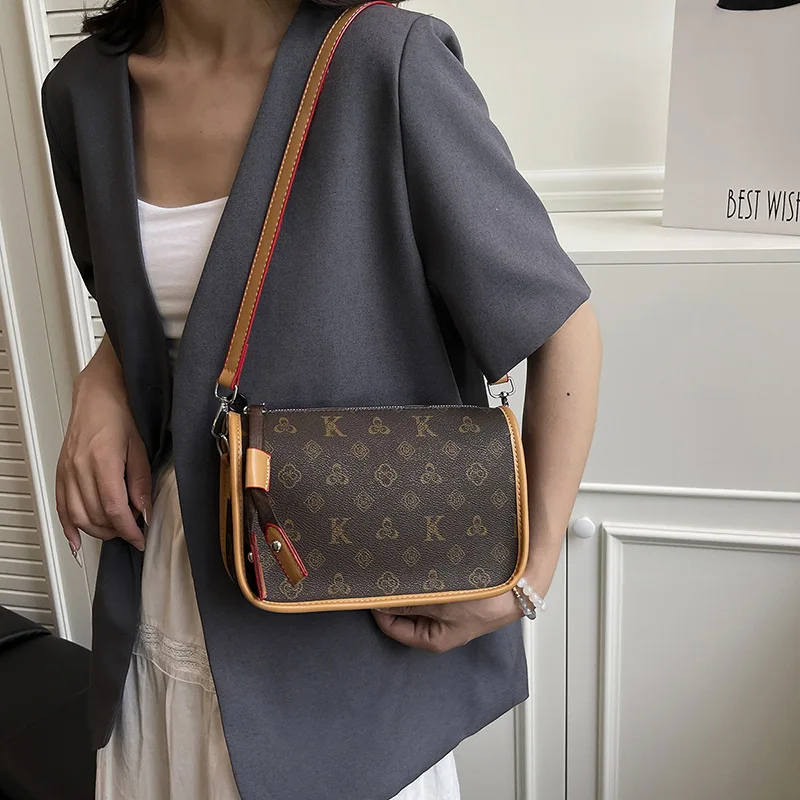 حقيبة كتف نسائية فاخرة بأسعار معقولة 2025 محفظة وسادة ناعمة متينة من جلد البولي يوريثان بدون محفظة للاستخدام اليومي خفيفة الوزن ​