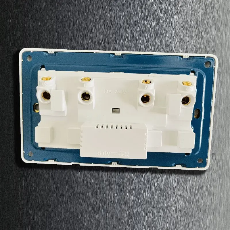 Phonetic symbol socket panel British wall multifunctional three hole socket usb with type-c British switch socket panel