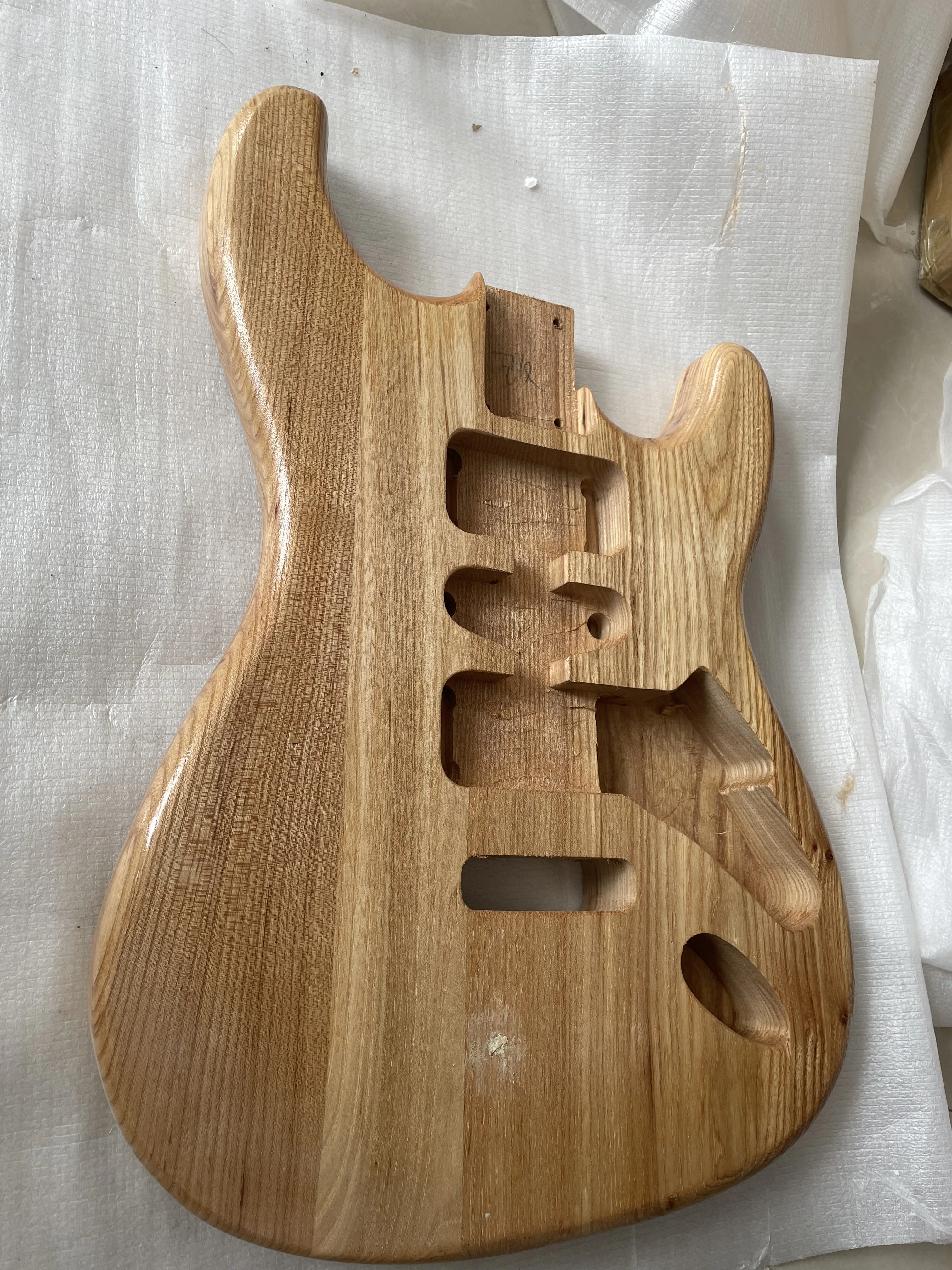 Slat Defective Electric Guitar Body, Unfinished Ash Wood Luthier, DIY Kit Part, Semi Finished, Blank Guitarra Barrel, 5.6cm Heel