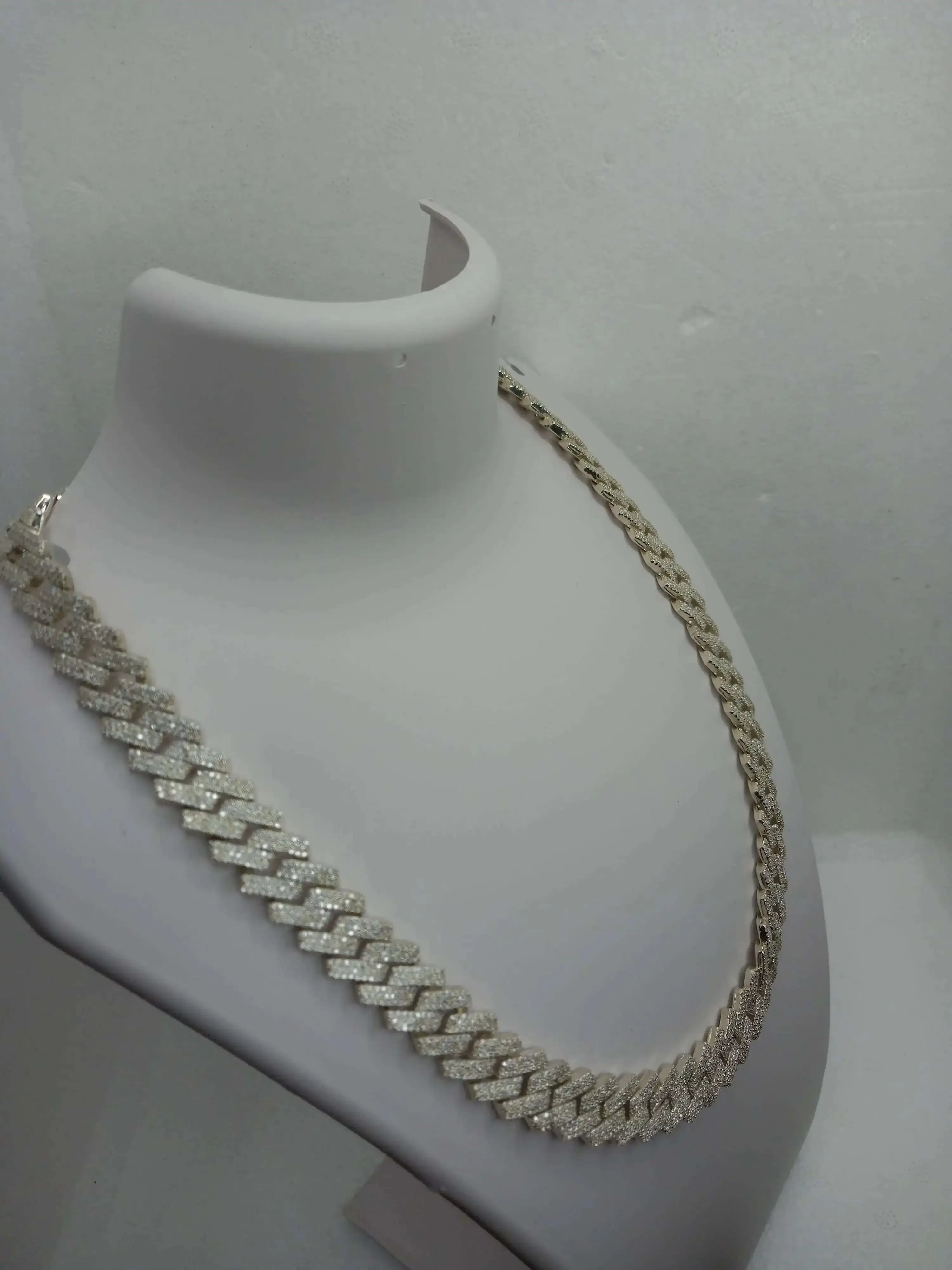 Elevate Your Style: 18mm Iced Out Moissanite Cuban Link Chain, 925 Sterling Silver Hip Hop Miami Chain