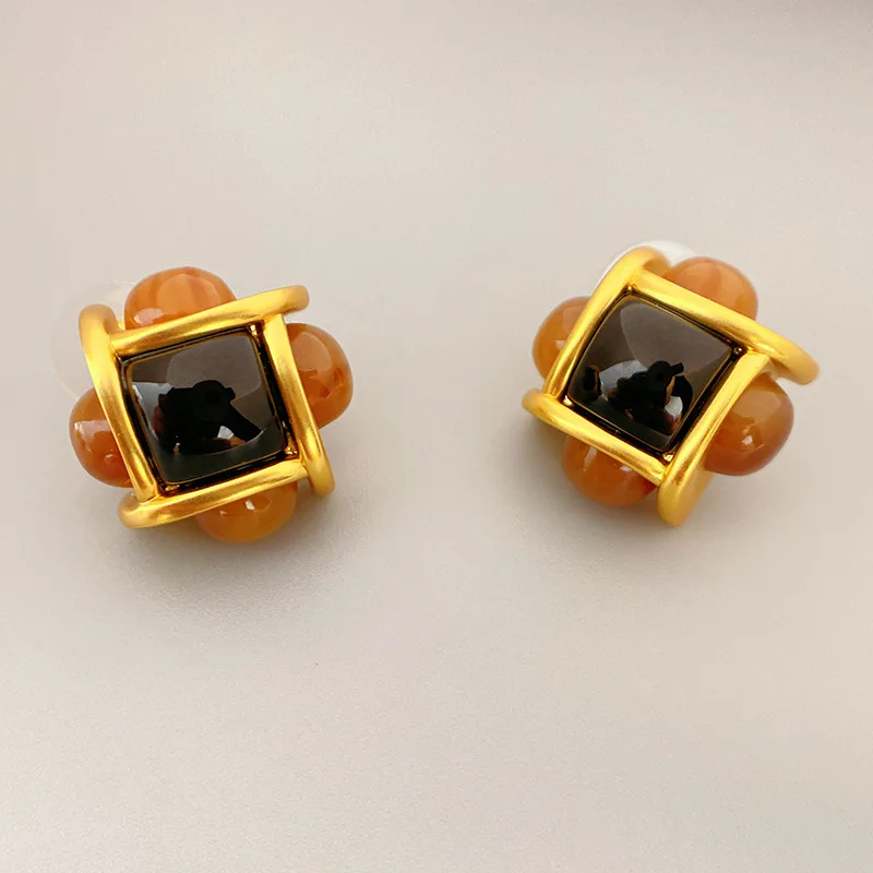 

Classic Design Resin Glue Block Fashion Stud Earrings for Women High-end Temperament Earrings for Women