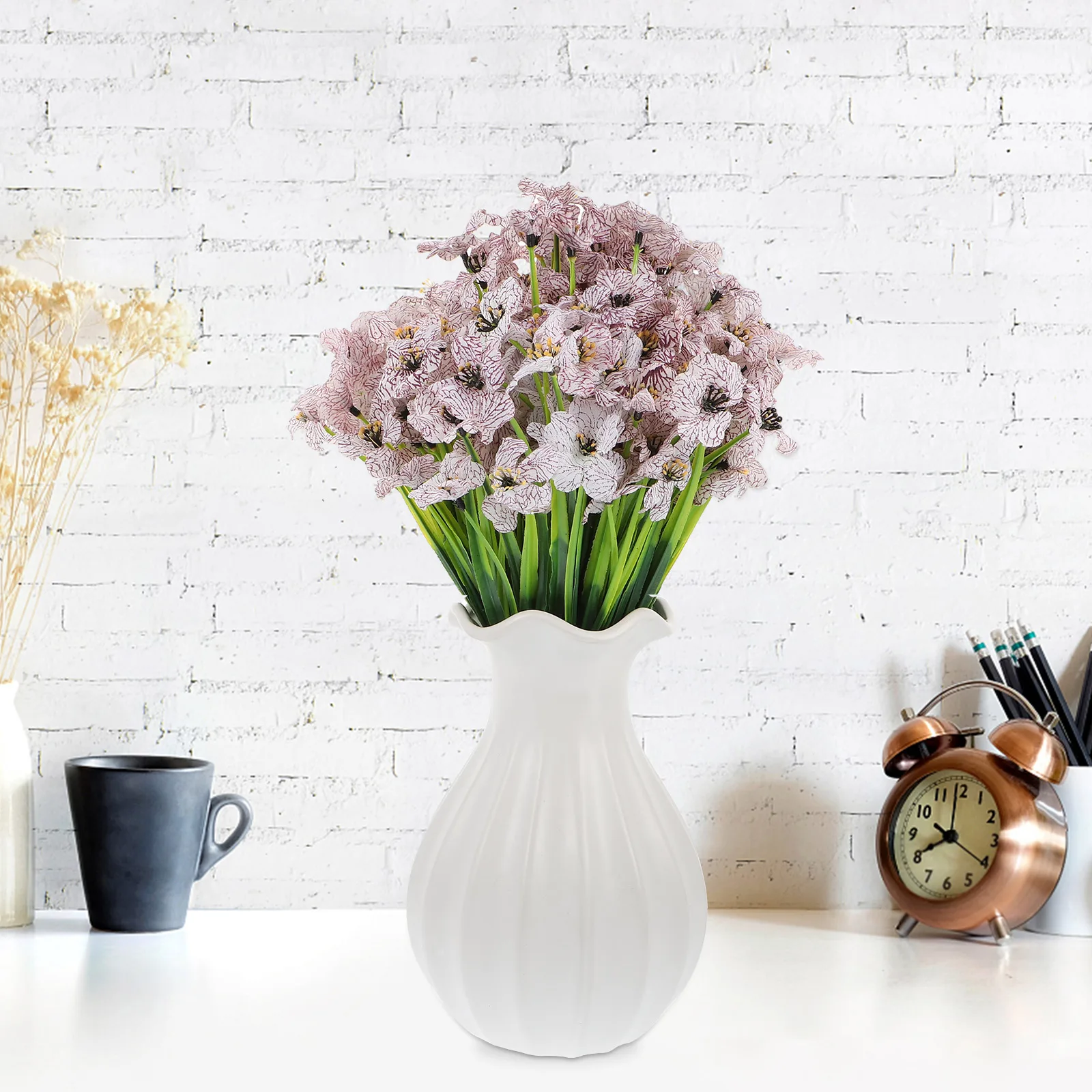 

12 Pcs Simulated Violet Wedding Decoration Outdoor Artificial Flower Bouquet for Desk Decorations Plastic