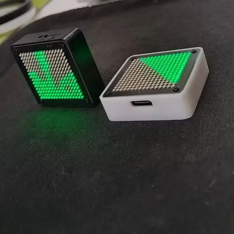 Unique Creative LED Fluid Simulation Toy Shake Control Funny Luminous Ornaments Green Light Mini Water Flow Shaking Lamp Gifts