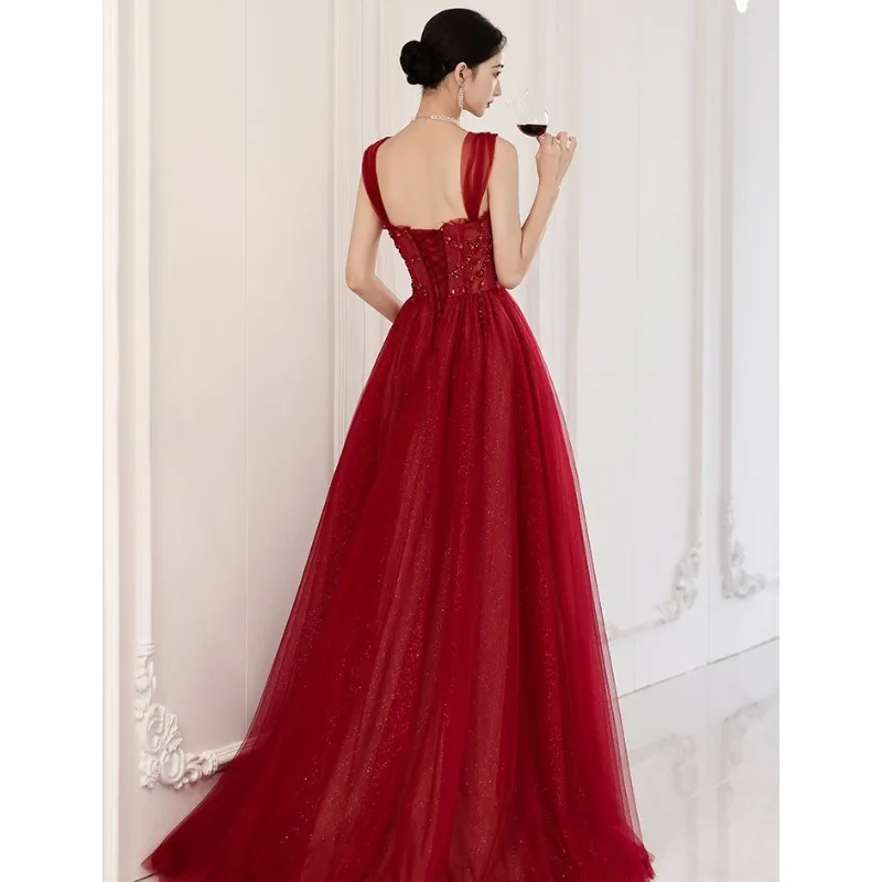 فستان نخب فرنسي للعرائس 2026 فستان خطوبة جديد باللون الأحمر الخمري فستان مأدبة للنساء لخريف/شتاء حزام عرض كبير