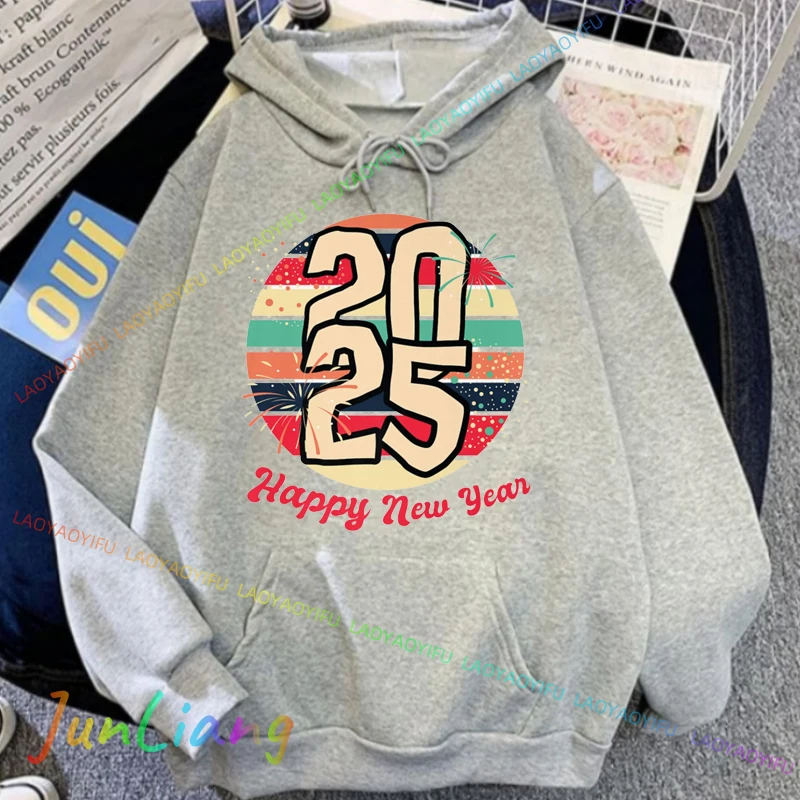 سنة جديدة سعيدة 2025 أزياء المرأة في بلدي 2025 عصر السنة الجديدة Ev رجل هوديي الرجال الرجال هوديس ملابس للرجال مقنعين #1