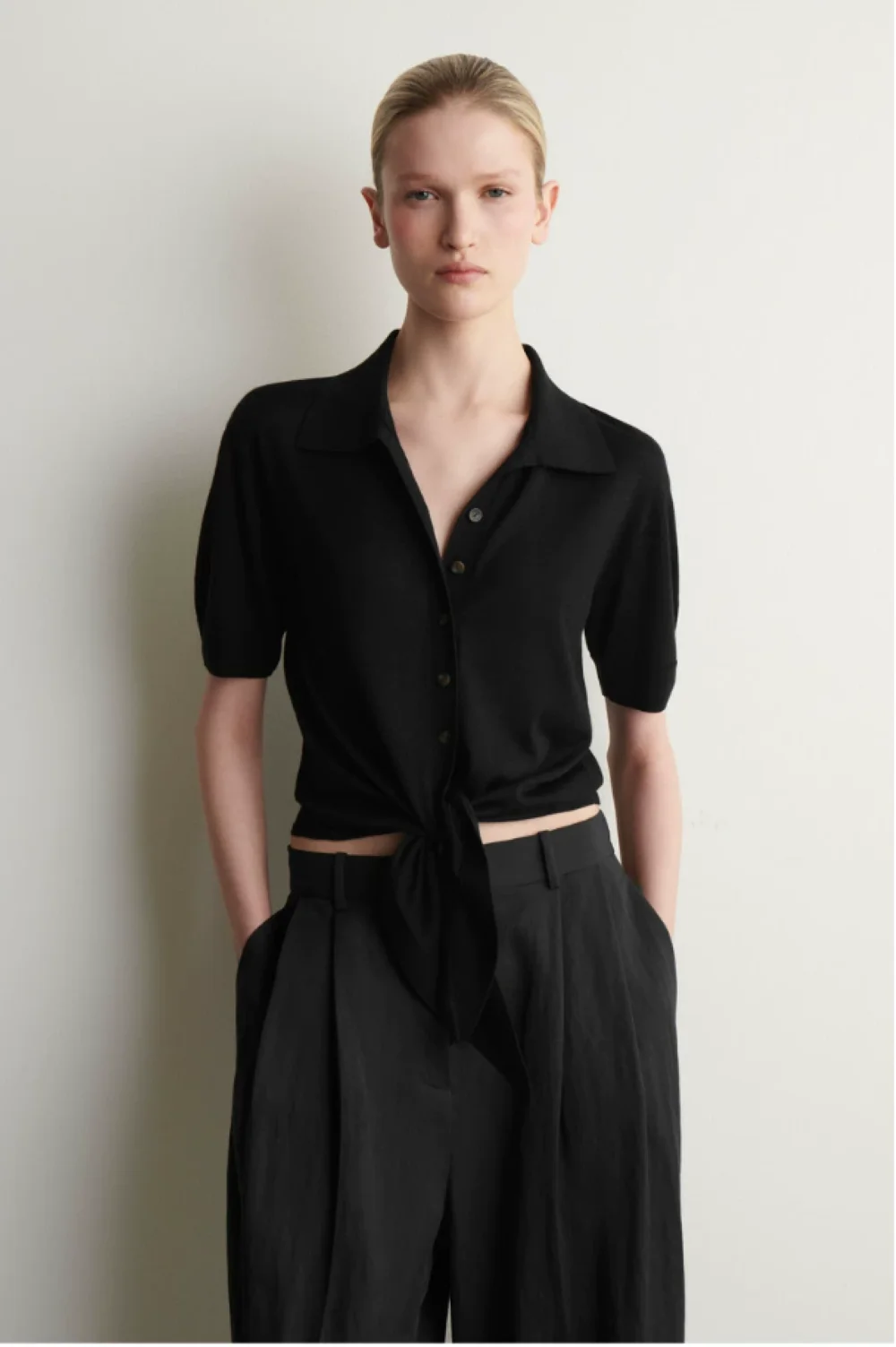 

XIMIAN APPAREL 2026 cos spring new style of Women's casual Standard style navy blue V-neck cardigan