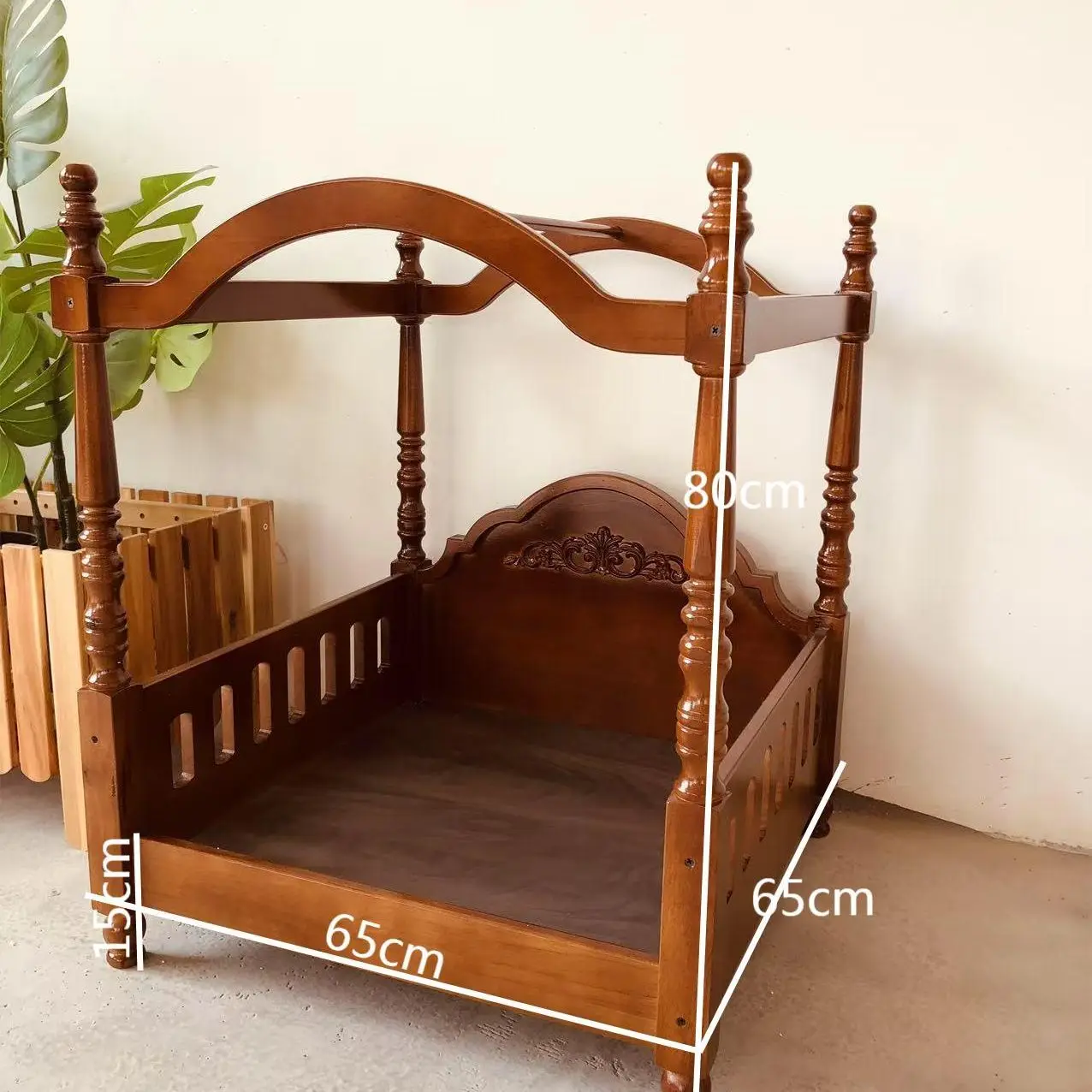 Solid wood vintage bed Princess dog kennel Bigbear French court with top hanging bed mantle Small dog