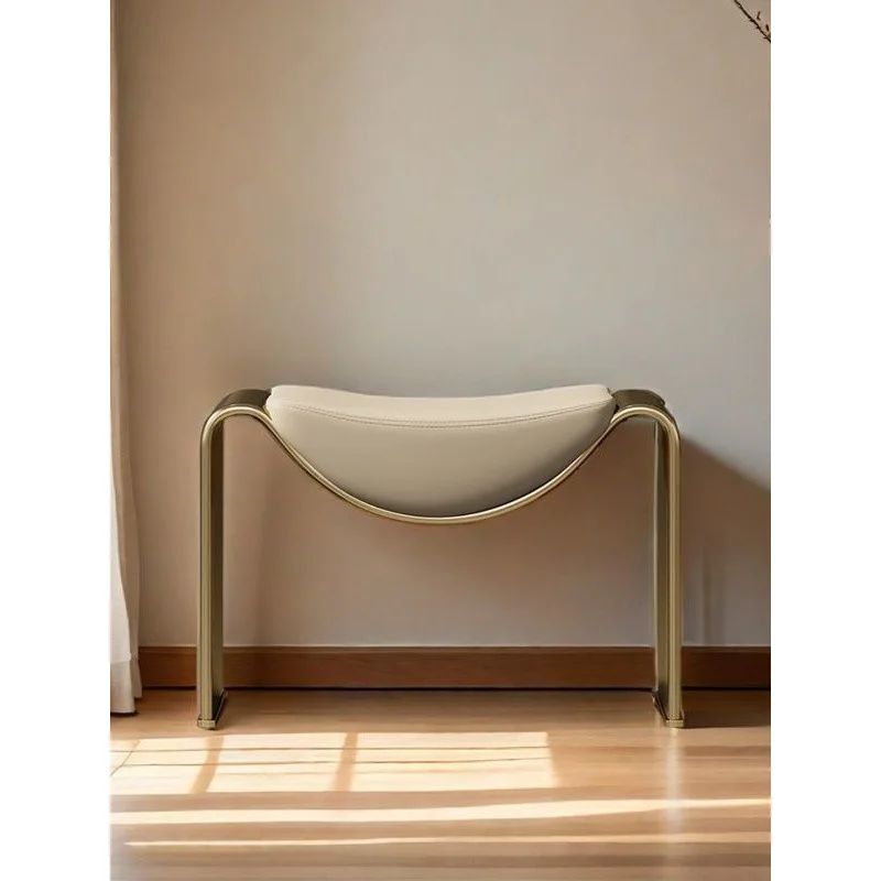 مقعد تغيير الأحذية، مقعد المكياج، الشرفة المنزلية، ارتداء الأحذية عند الباب، تزيين بسيط من الحديد المطاوع