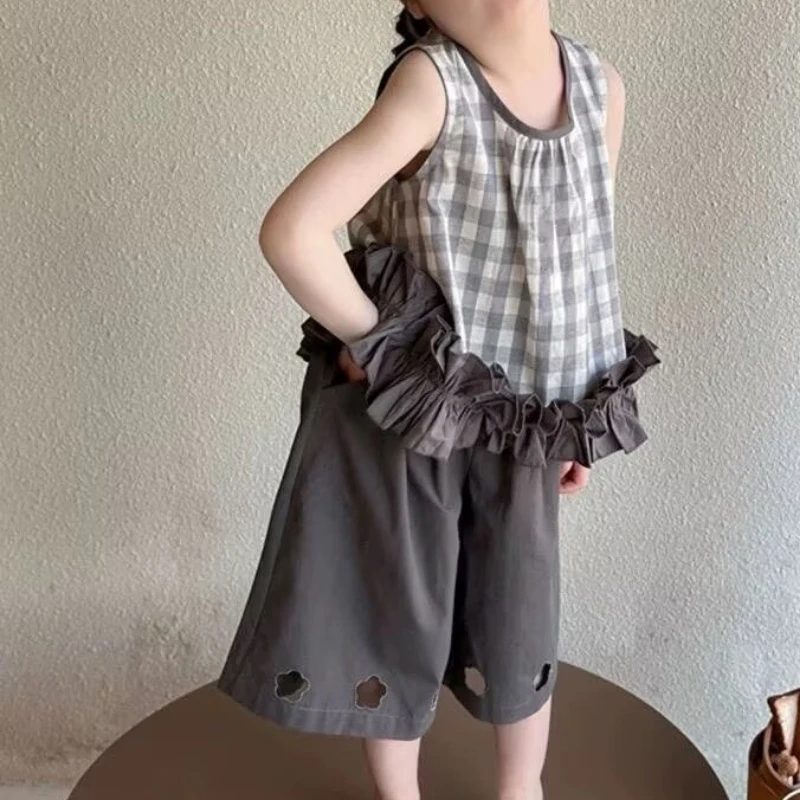 2026 Summer New Girls Sweet Clothing Set Sleeveless Tank Top Floral Cutout Capri Pants Casual Kids Outfit