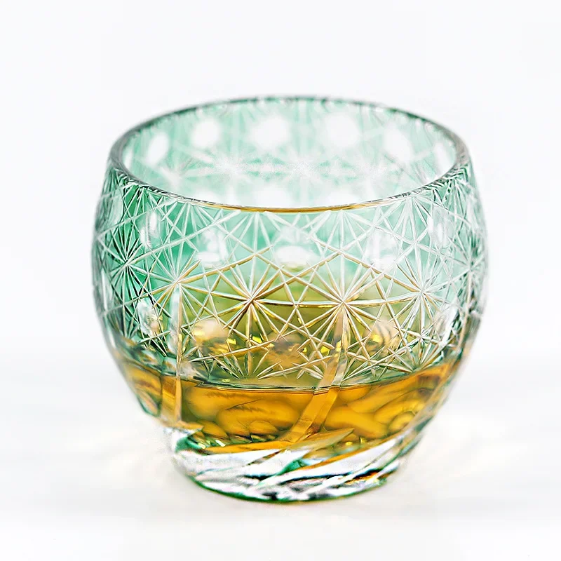 Hand-carved crystal glass, sake , small wine, foreign wine glass, green.