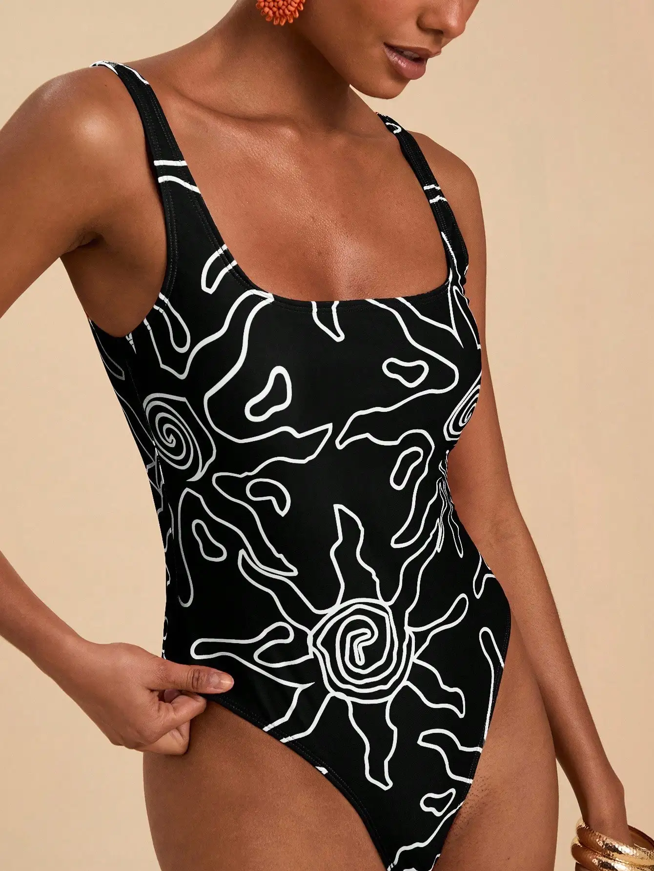 

Women Abstract Line Star Print Square Neck One Piece Swimsuit Black White