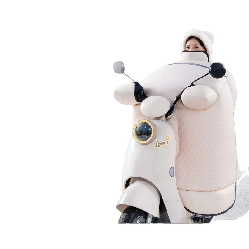 

Windshield is locked by graphene in winter, warm velvet thickened warm battery, motorcycle waterproof