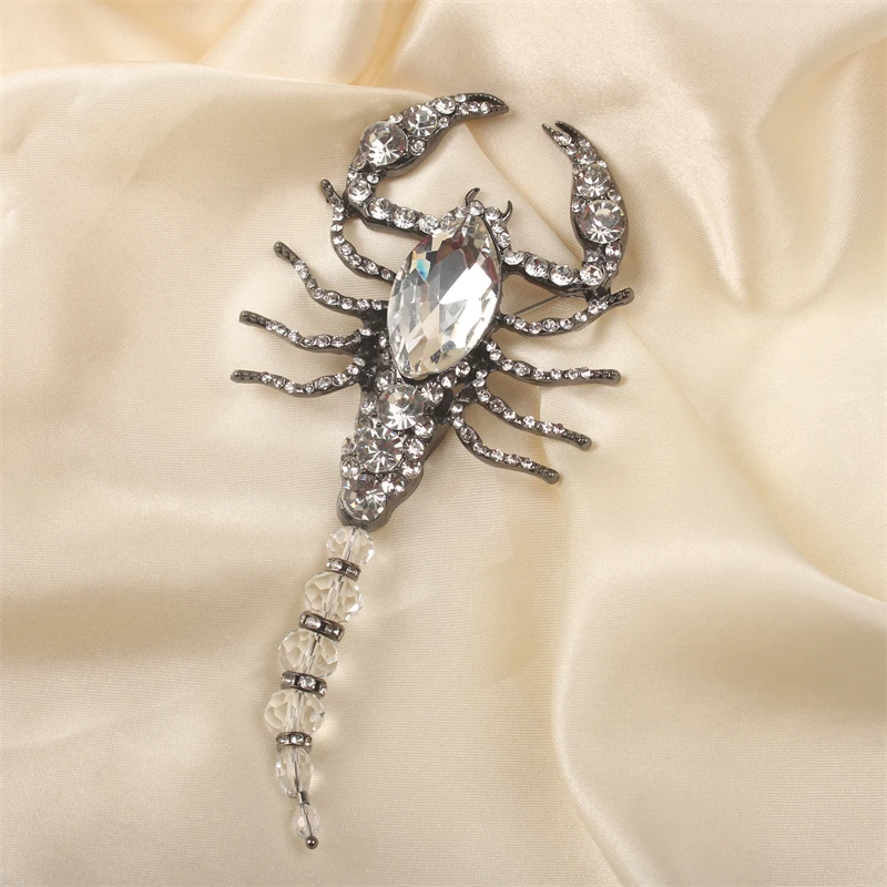 Fashion Exaggerated Large Size Insect Scorpion Domineering Brooch Unisex Gun Black Color Vintage White Crystal Collar Buckle