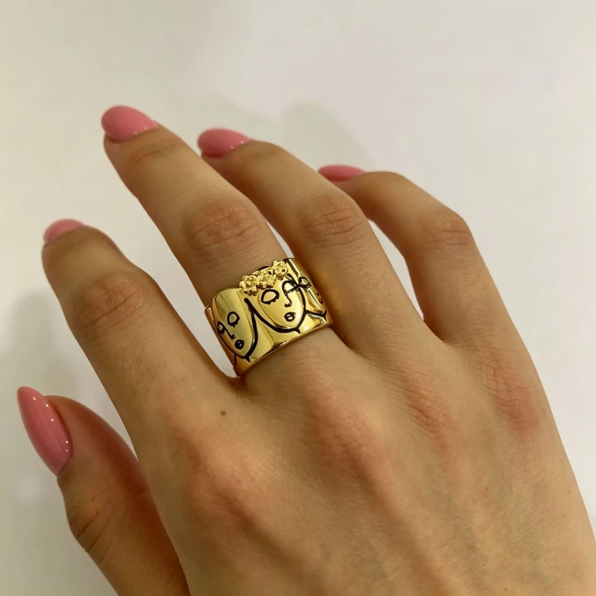 Women Vintage Wide Band Open Ring, Art Human Face Relief Enamel Ring, Minimalist European American Niche Luxury Retro Finger Jew