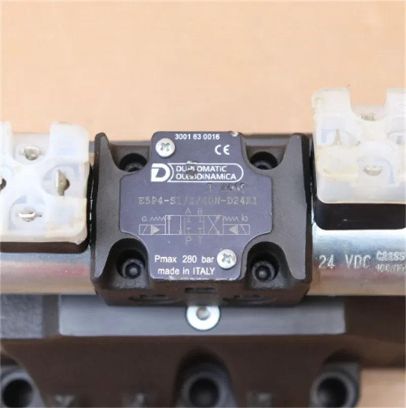 Valvola idraulica Valvola D1VW D1VW004CNJW D1VW004CNJWL91 D1VW020BNJDLJ5 D1VW030BNJW Valvola di controllo direzionale idraulica