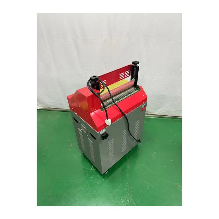 تذوب آلة الغراء اللاصق آلة صمغ يسيح بالحرارة نظام رش الغراء الساخن