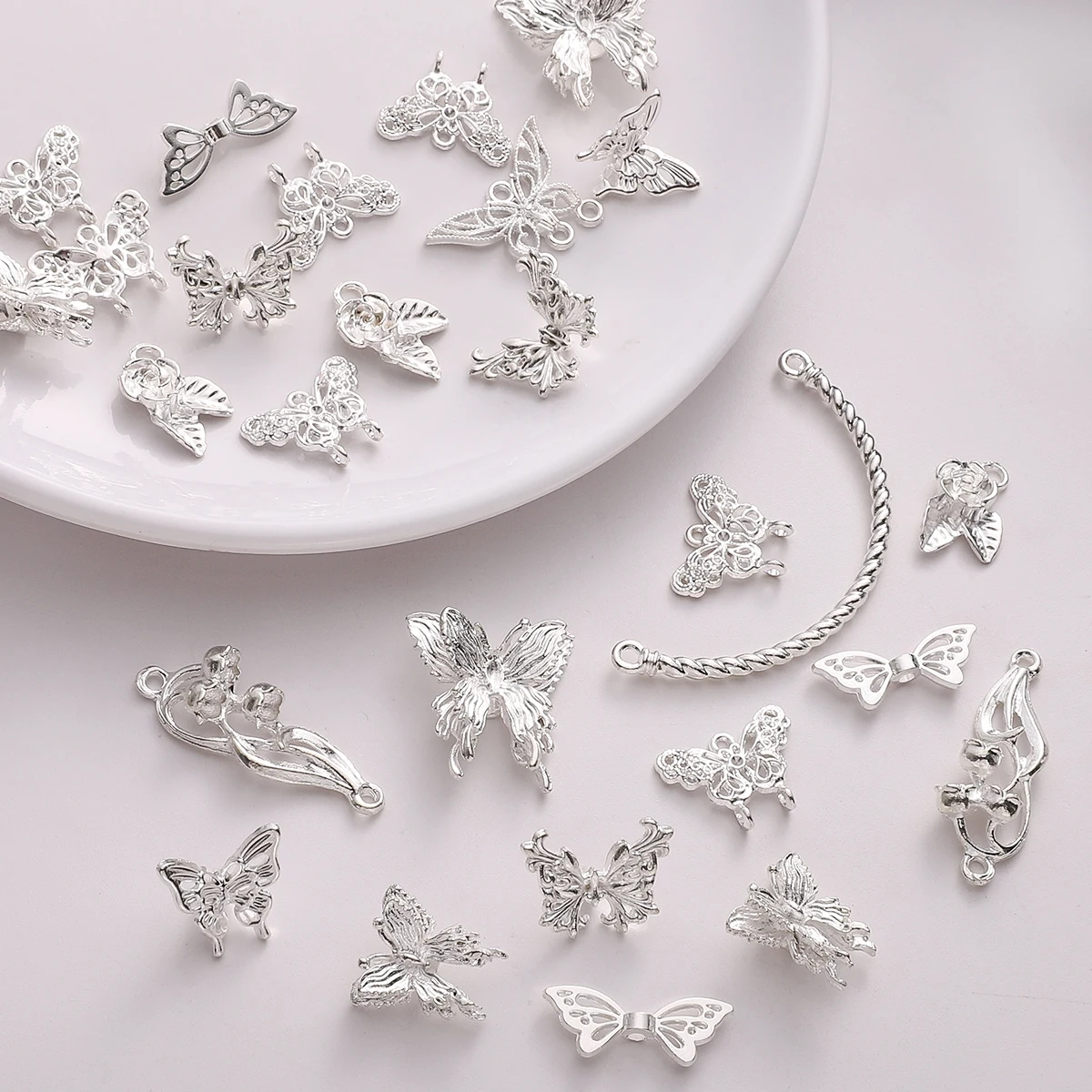 1-5pcs Beads Alloy Vintage Flower Butterfly Charms Pendant for Handmade Diy Earrings Bracelets Jewelry Making Accessories view 5