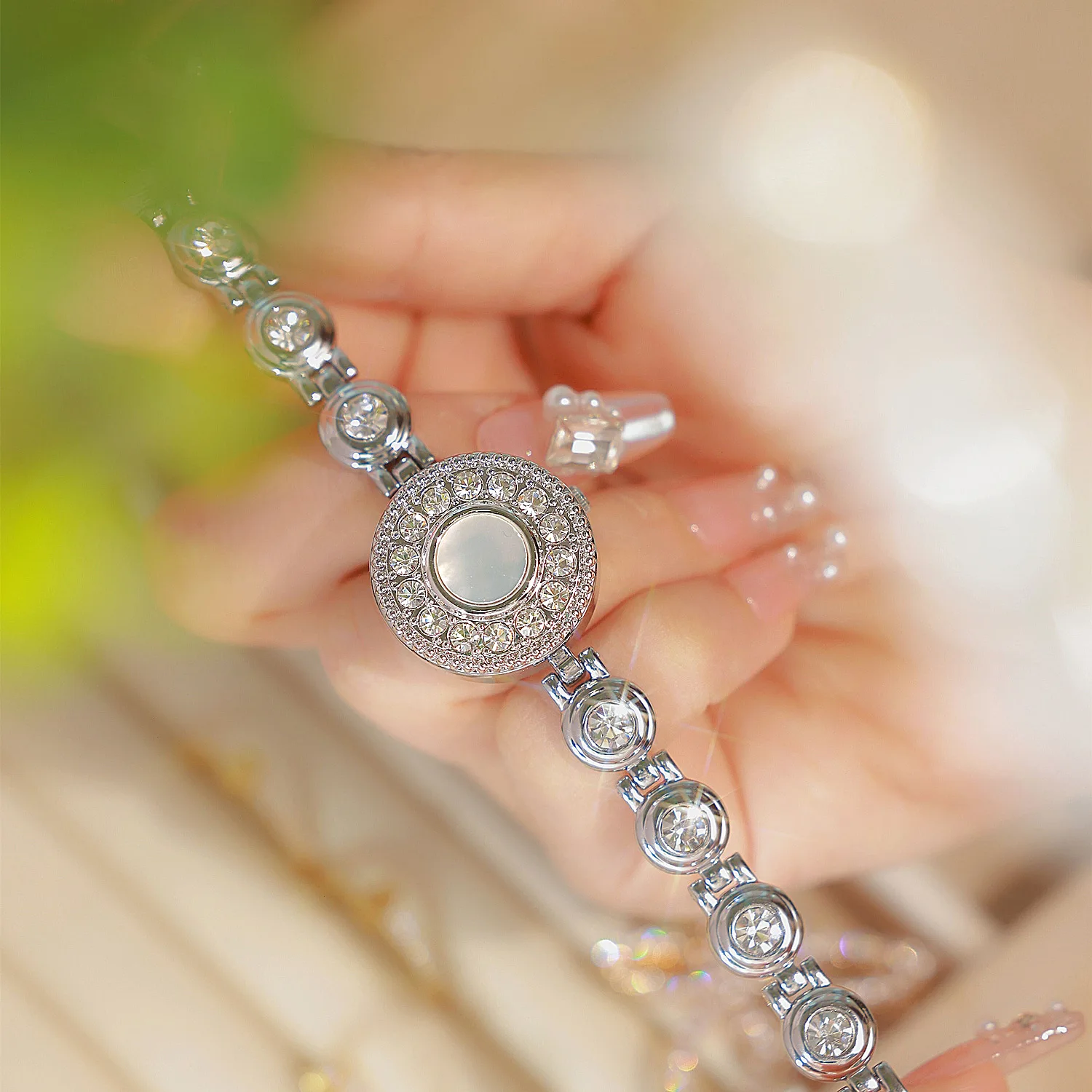 Orologio da polso al quarzo con gioielli eleganti Novità in orologi da donna Orologi vintage dorati di lusso per donna Orologio da polso in oro con bracciale alla moda