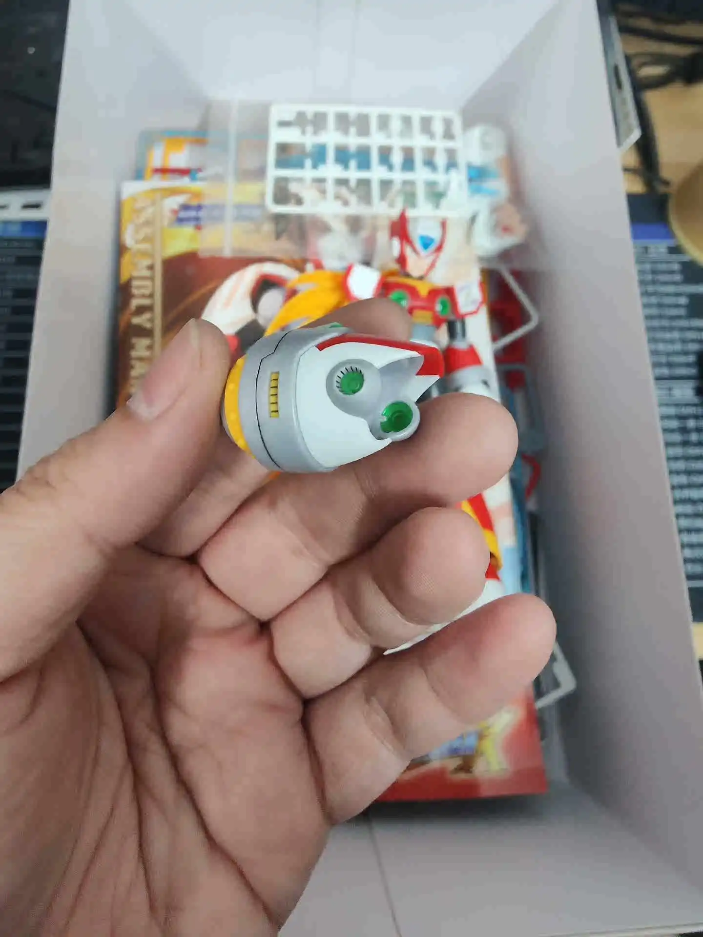 Kotobukiya megaman โมเดลโมเดลพลาสติกไร้ KP-498 1/12, โมเดลอะนิเมะตุ๊กตาขยับแขนขาได้ของแท้