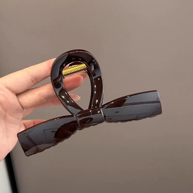 1 Stück Retro-Haarspange in Kaffeefarbe, große Haarspange, glänzende Haarspange mit Kunststoffring, schlichte und elegante Damen-Haarschmuck. – Detail 4