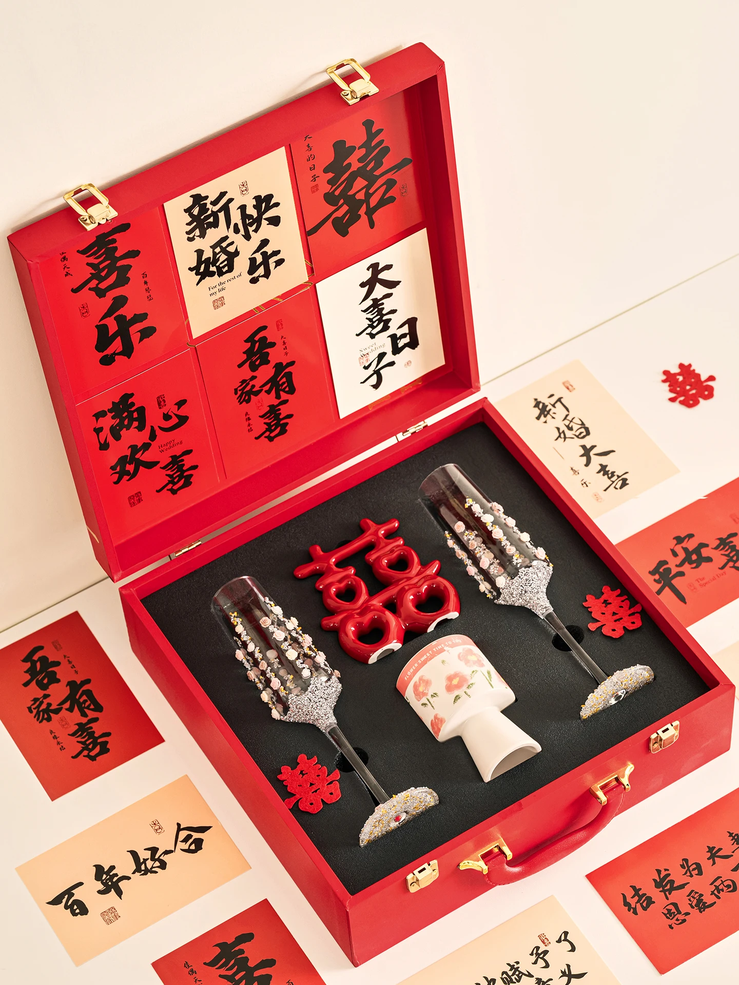 verres-a-champagne-sur-pied-faits-main-pour-fiancailles-et-mariage-cadeau-creatif-pour-couple-verrerie-festive-pour-celebrations-pour-les-mariees