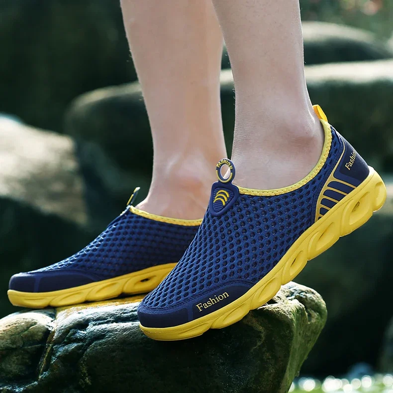 Men Sandals Quick-Drying Hiking Wading Shoes Outdoor Non-Slip Sneakers Breathable Men Aqua Shoes Summer Water Shoes Couple Flats