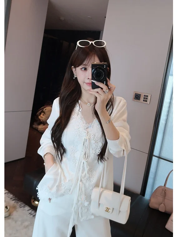 

Mimius French Style Loose Fit White Linen Shirt Women's Summer Lightweight Slimming Top Lace Trimmed Silk Blend