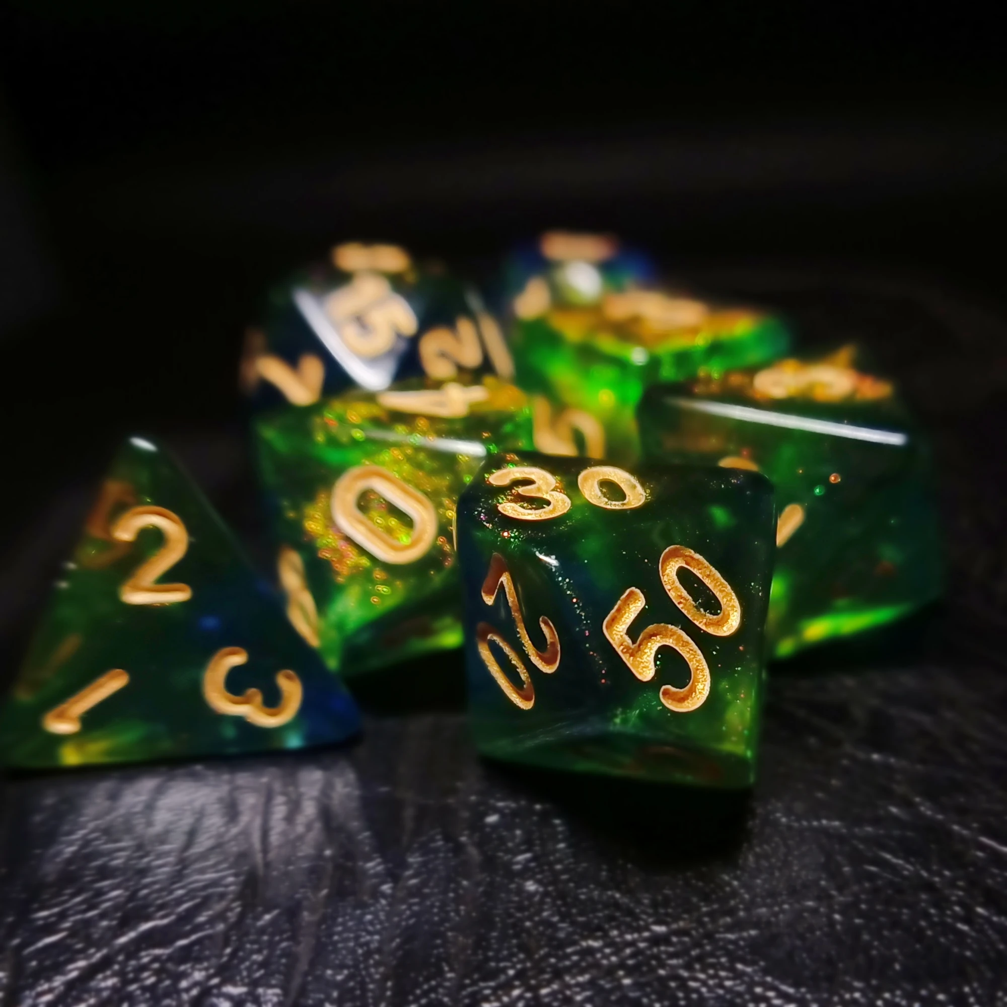 7Pcs/Set Green Gold Transparent Starry Sky Galaxy Dice D&D COC Dice D4 D6 D8 D10 D% D12 D20 Table Games DND RPG Dice Set