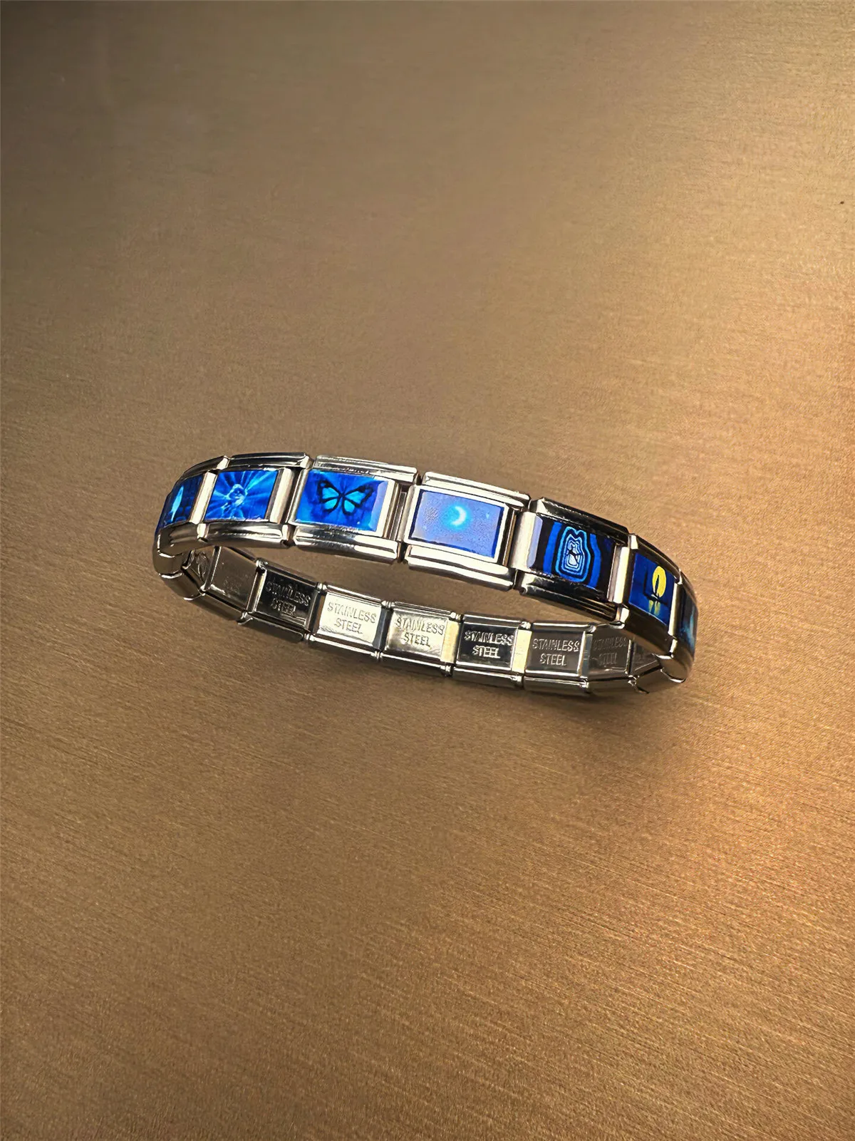 

Осторожно!!! Учебное видео по корректировке и подробное руководство по ношении доступны со службой поддержки клиентов. Модульный бюстгальтер