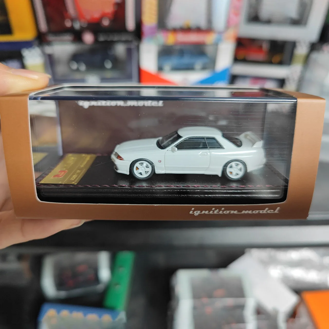 

Модель автомобиля из смолы в масштабе 1/64 GTR 2685