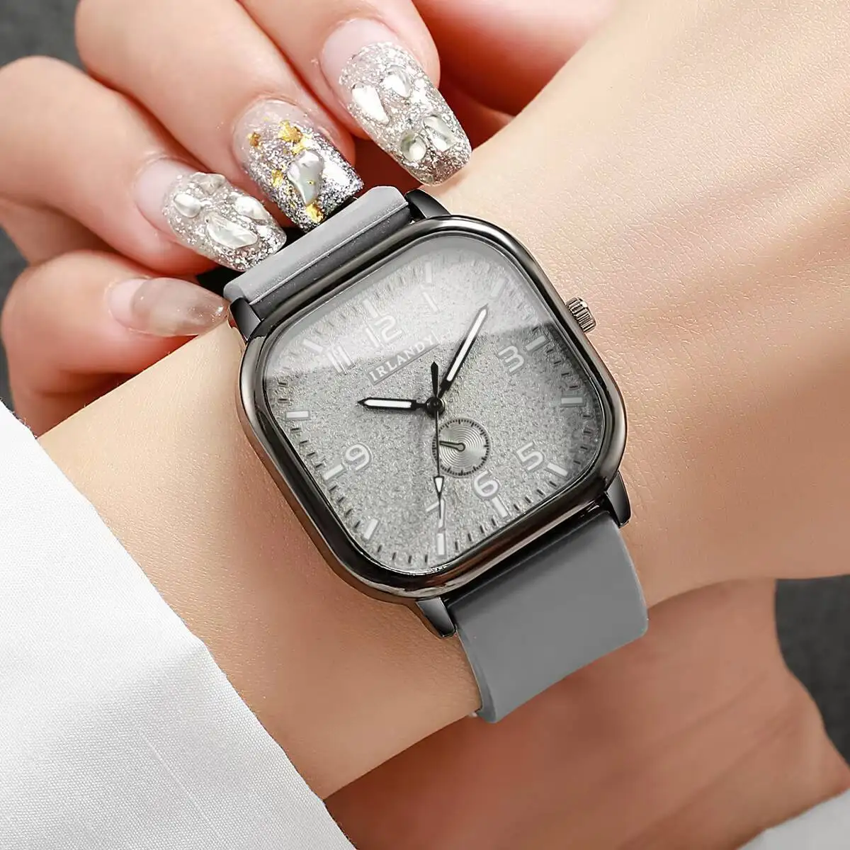 Orologio al quarzo da donna quadrato alla moda, cinturino in silicone casual, orologio da polso sportivo per uomini, donne, studenti (senza scatola)