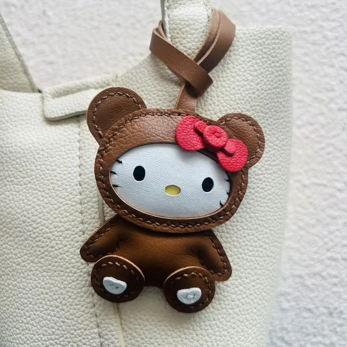 

Уникальная милая овчина ручной работы Hello Kitty, автомобильный брелок, подвеска, сумка через плечо, подвеска, подарок для девочки, прекрасный подарок на день рождения