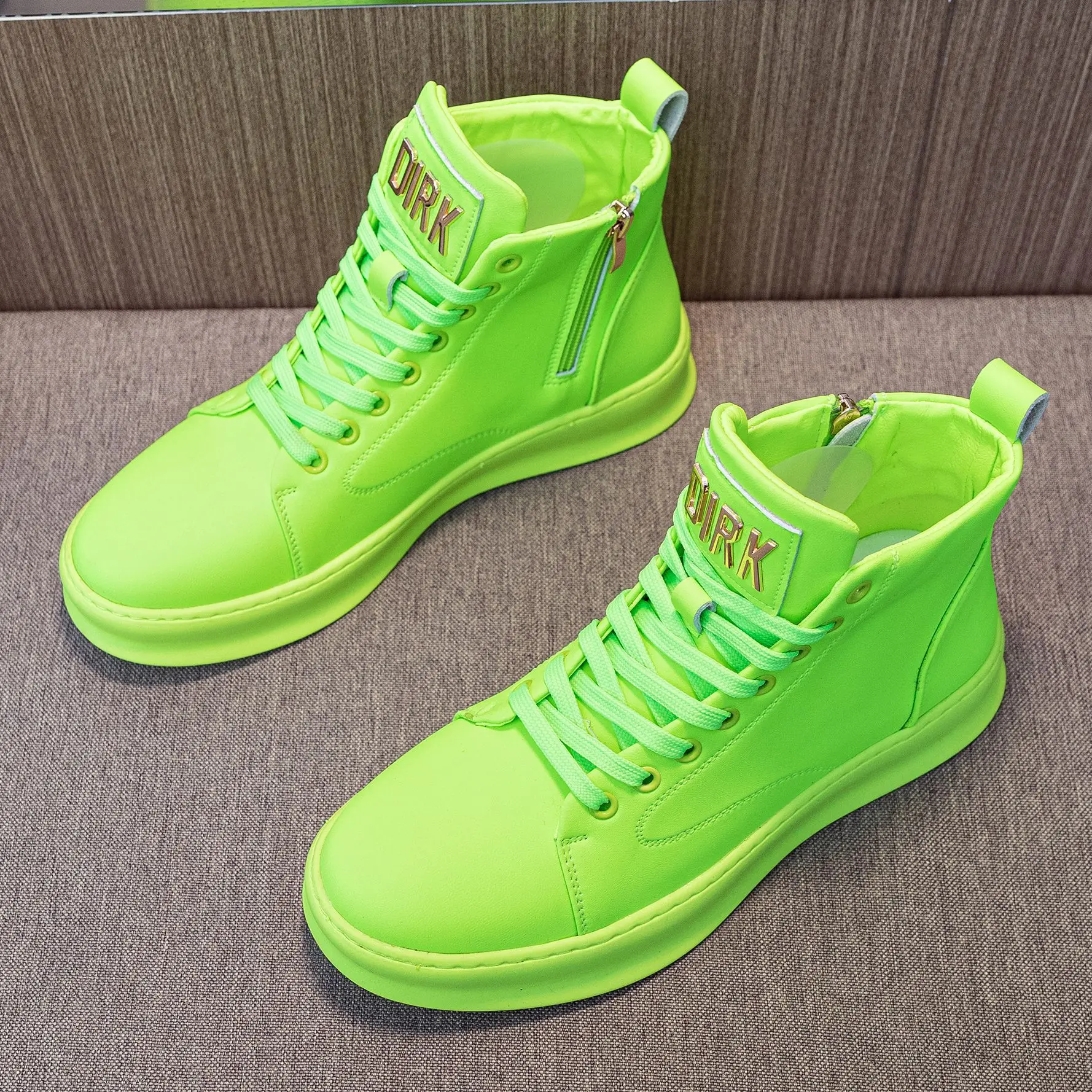 

Новая мужская обувь, кожаная повседневная обувь, трендовые цвета, обувь для скейтборда на плоской подошве, молодежные уличные крутые кроссовки на шнуровке