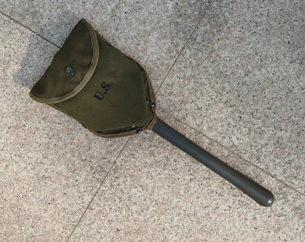 WW2 US Army Military M1943 M43 E-Tool Entrenching Tool Shovel AND Cover