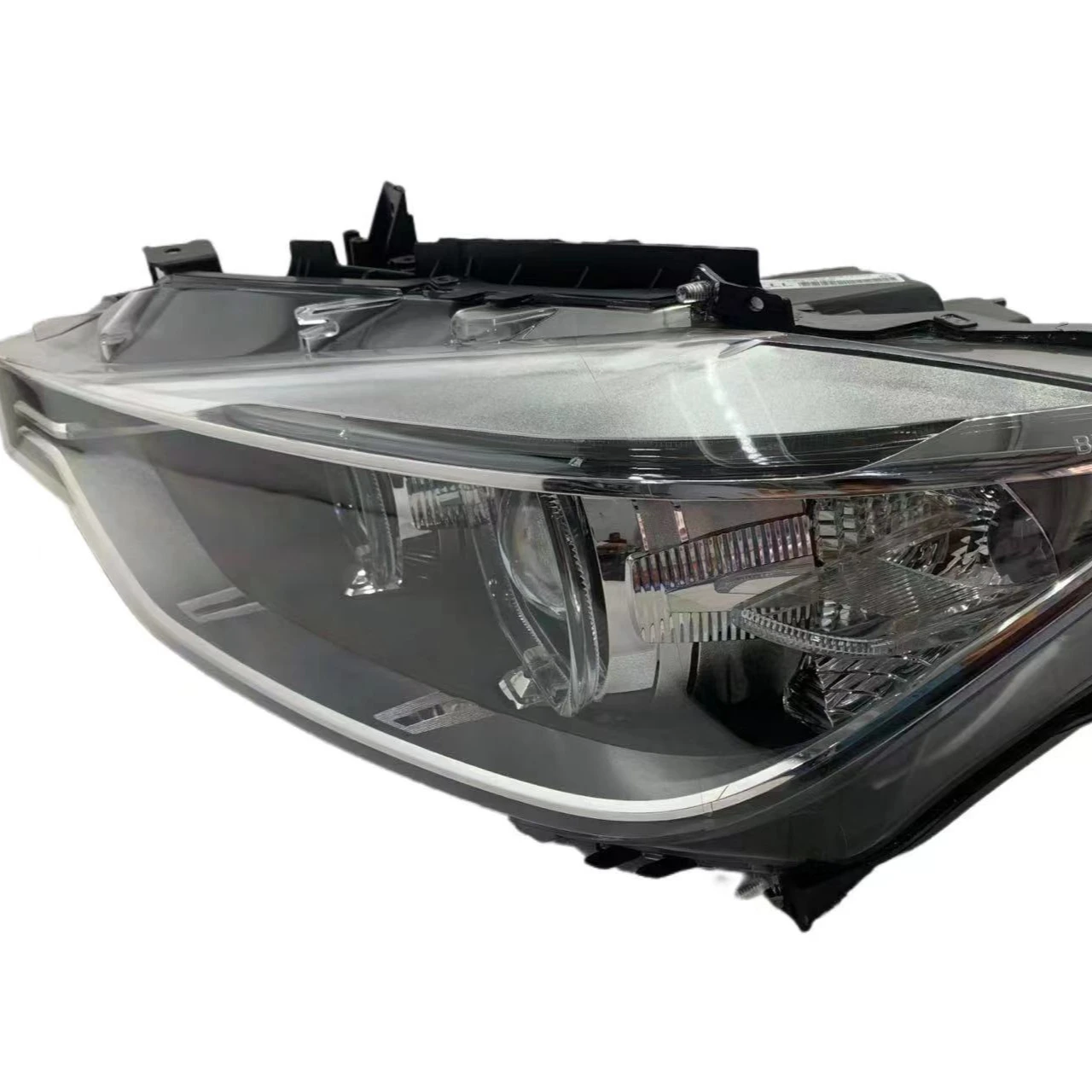 

Suitable for BMW 3 series F30F31 headlamp hernia lamp original high quality headlamp 13-15 years