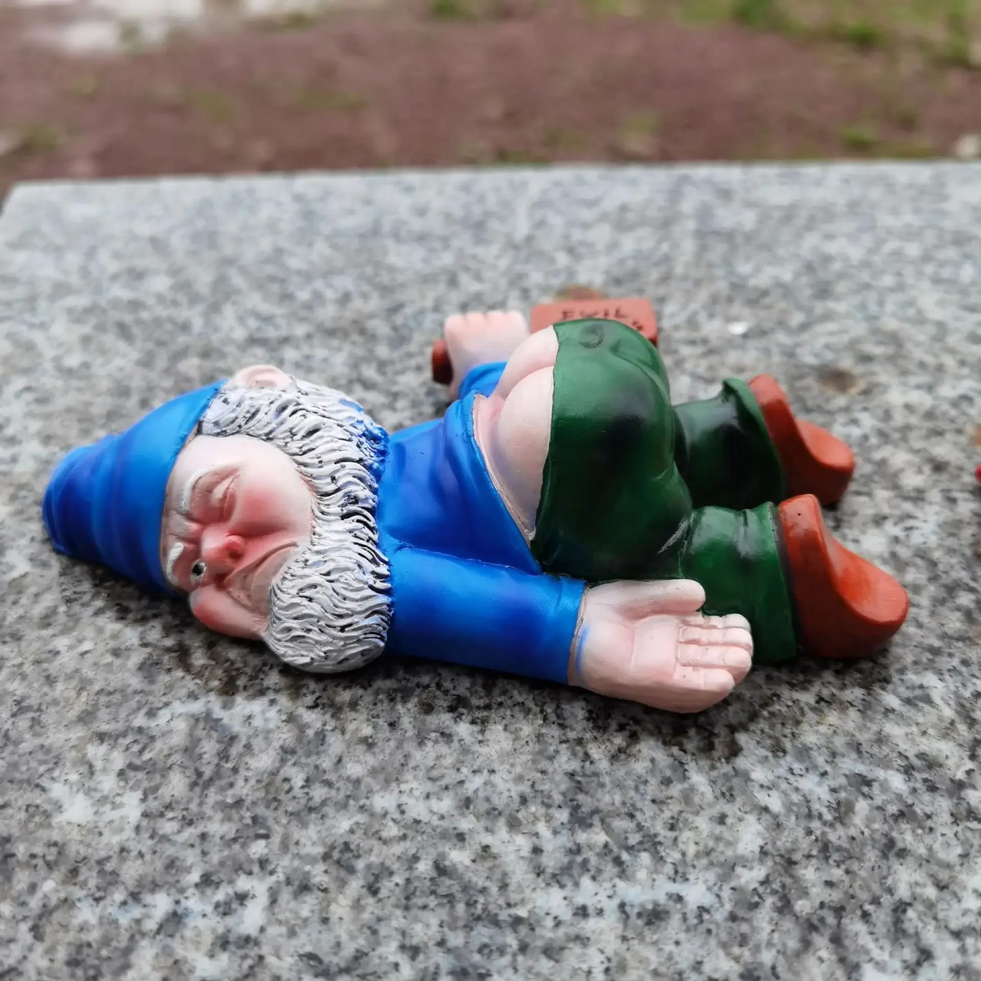 15cm Drunken Garden Gnomes  Funny Resin Statues for Home Decor  Whimsical Indoor Outdoor Ornaments EcoResin Weatherproof