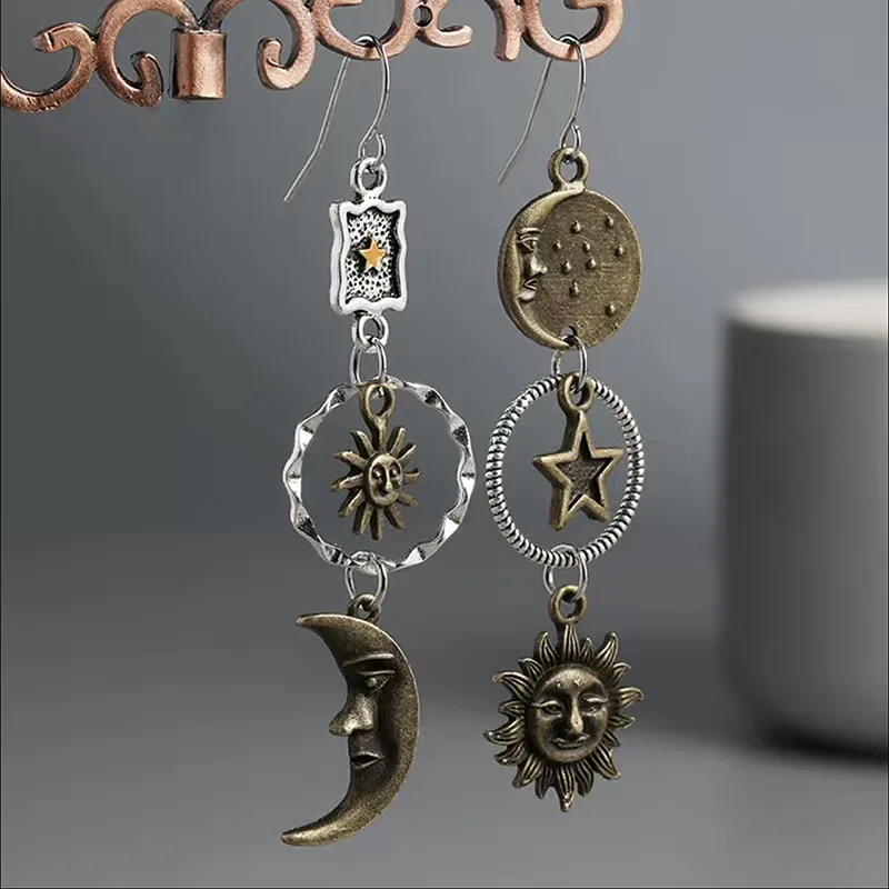 Creative Retro Asymmetrical Antique Copper Star and Moon Pendant Earrings, Personalized Earring Accessories for Women's Parties