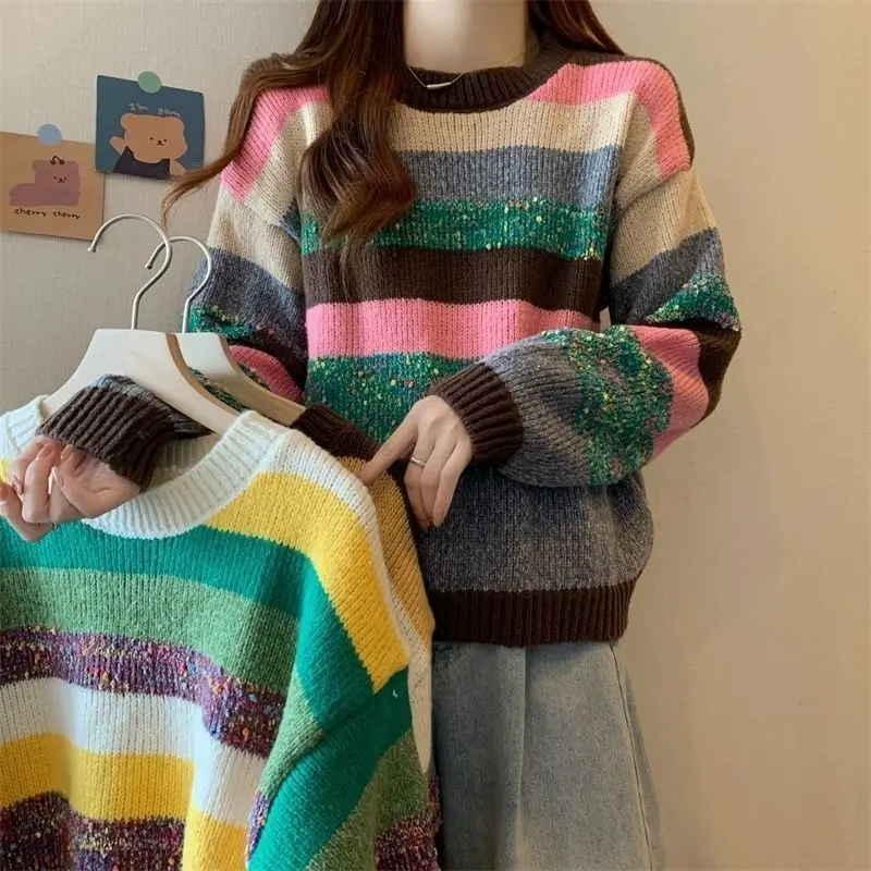 

Женский осенне-зимний новый короткий топ в стиле ретро, повседневный темпераментный тонкий вязаный пуловер в радужную полоску