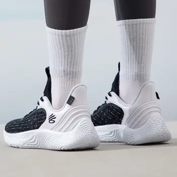 Under Armour Curry 籃球鞋,輕盈耐穿,專為籃球運動設計。 8 最佳銷售 Under Armour 靴子 - №7