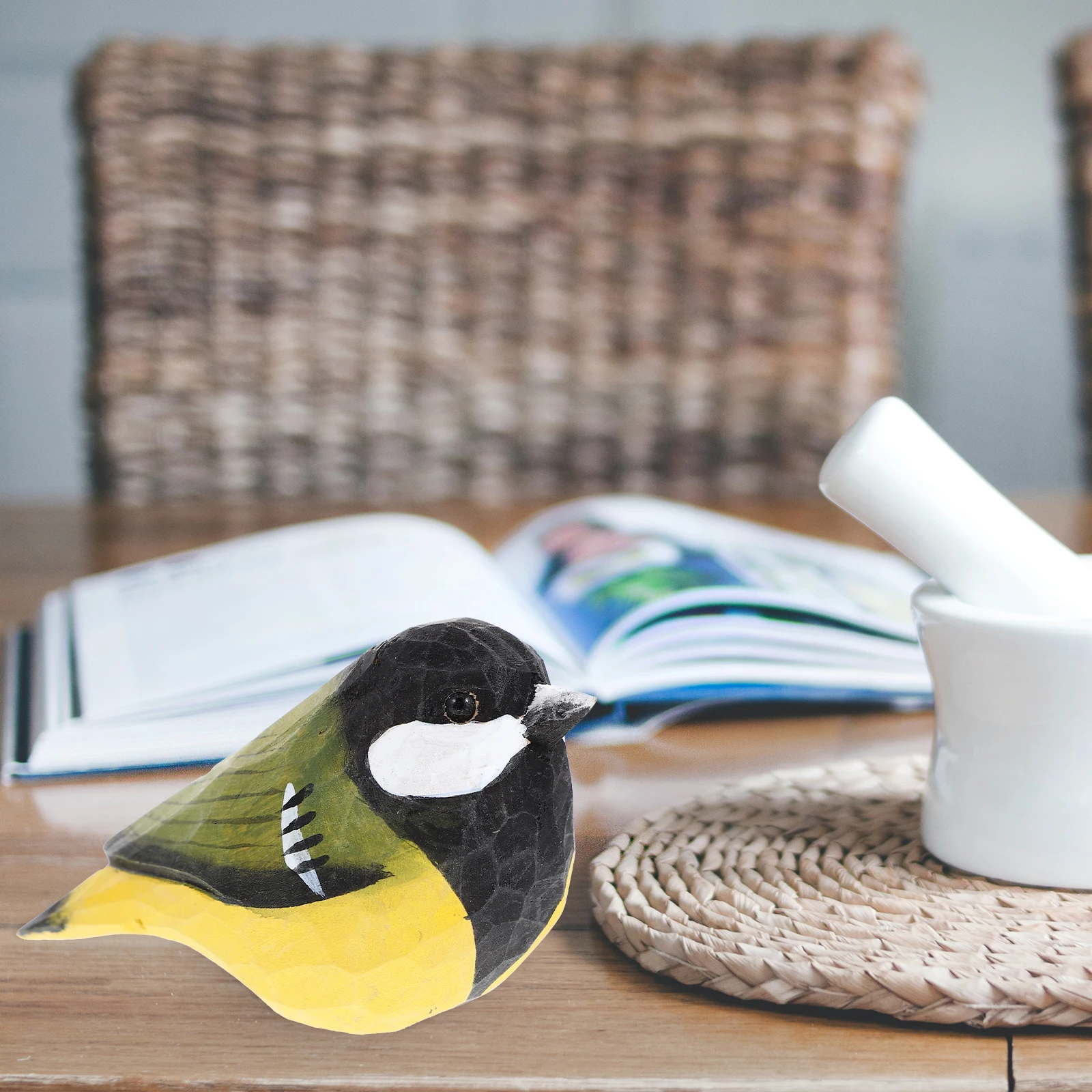 

Wooden Bird Ornament Lifelike Fake Bird for Garden Home Decoration Small Artificial Birds Decorative Props Birds