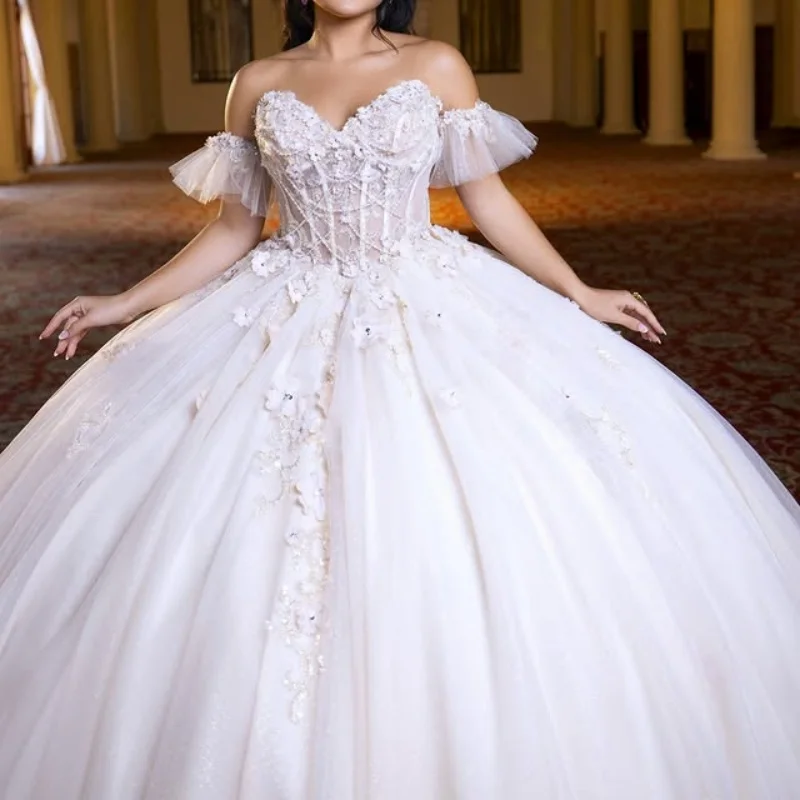 Branco quinceanera vestido lantejoulas decalque cauda longa fora do ombro 3d flor camadas arco vestidos de 15 quinceanera ﻿ Personalizar