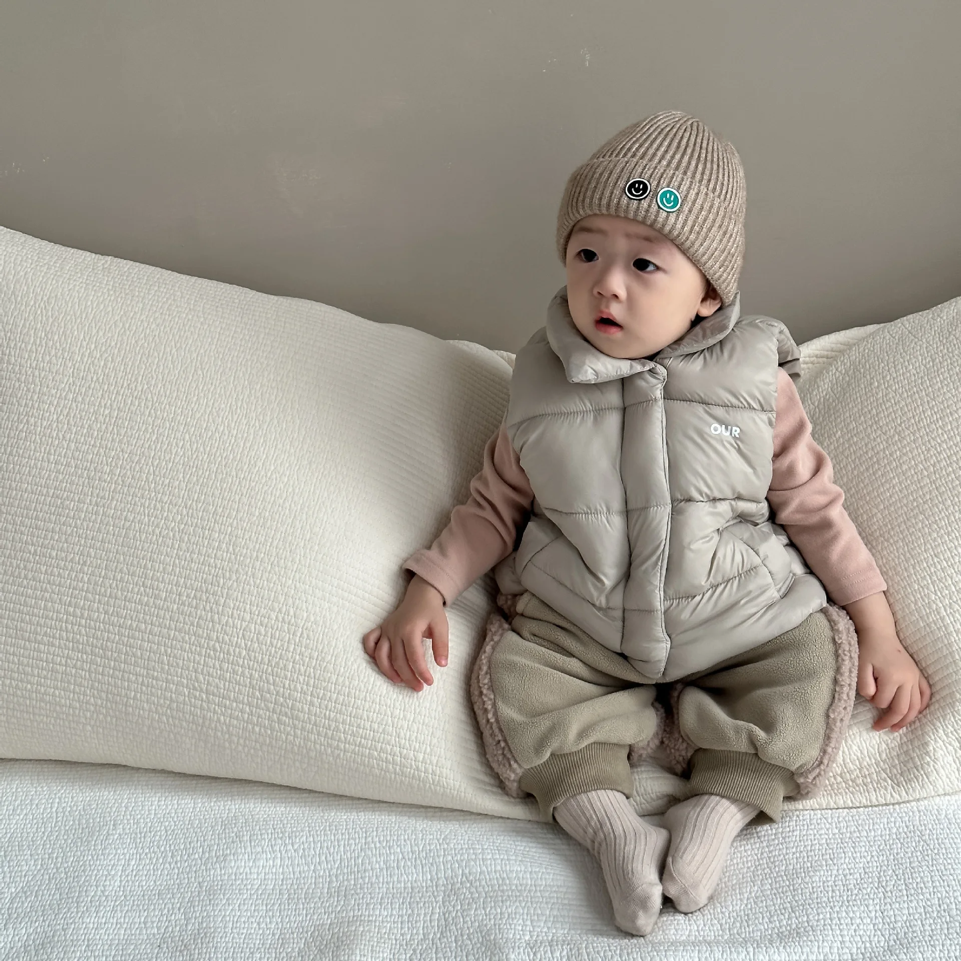 2024 Winter New Baby Sleeveless Warm Vest Thick Infant Letter Print Casual Cardigan Coat Boy Girl Newborn Cotton Padded Jacket