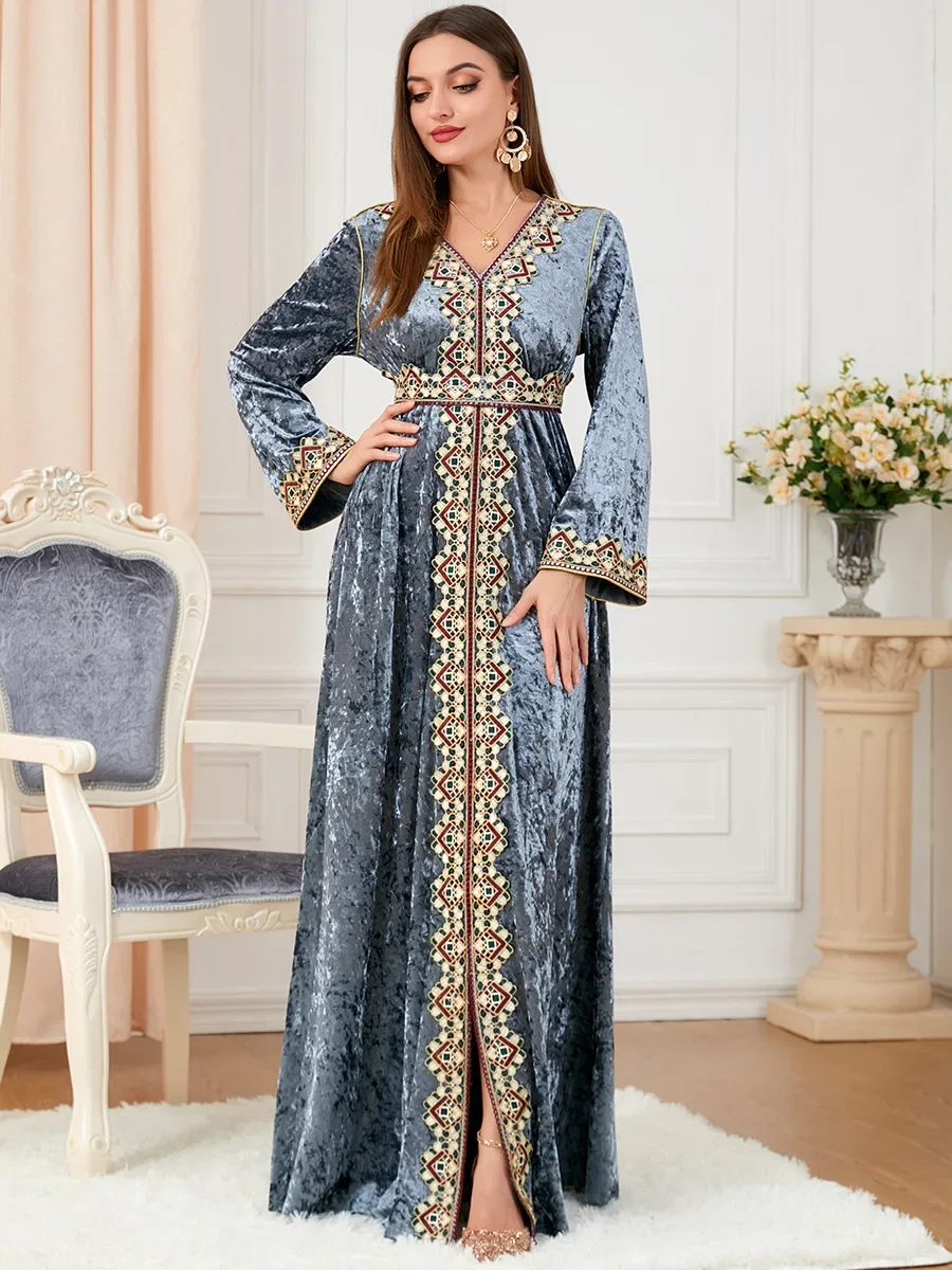 

Velvet Muslim Dress Women Abaya Embroidery Morocco Party Dress Winter Thicken Split Abayas Kaftan Islam Turkey Arabic Long Robe